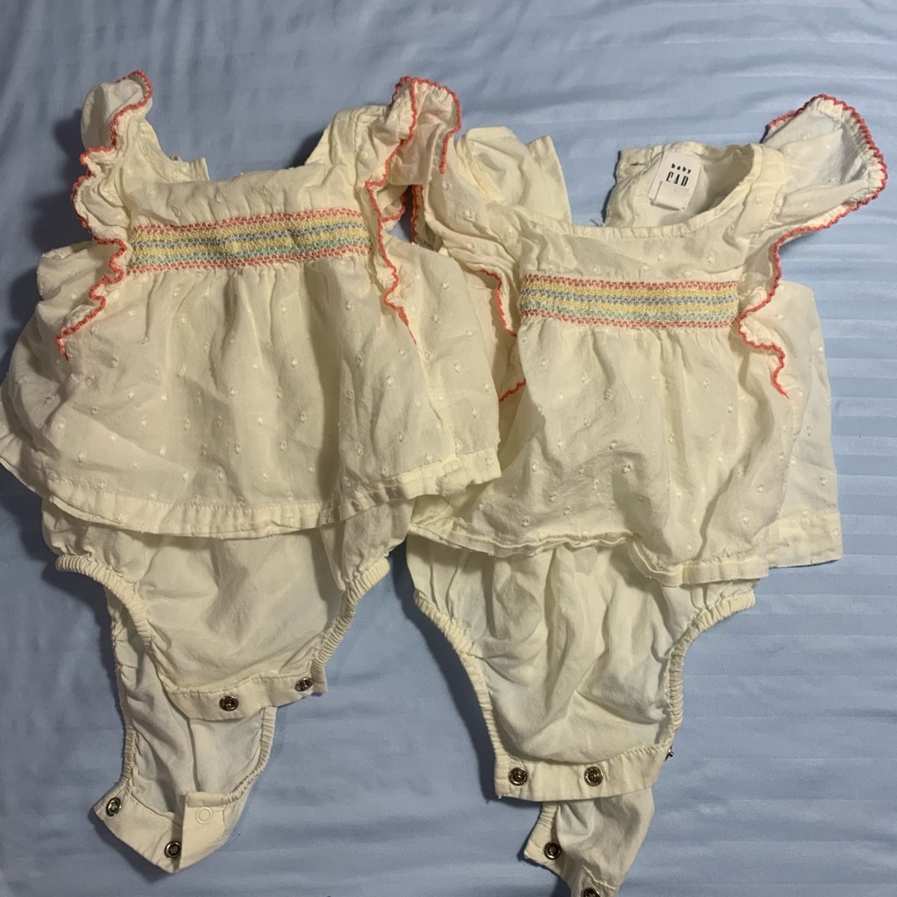 Gap twin set